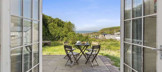 A home from home in the beautiful quaint village of Aberarth. A rare coastal gem accepting pets in Aberarth