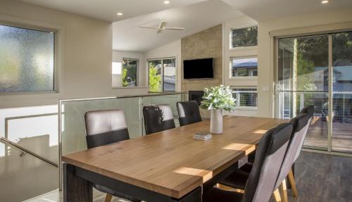 A Pear Tree Loft in Bright