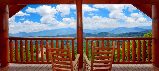 A+ Views! Near Dollywood & Gatlinburg Hot Tub, Arcade Lounge, Pool, Pet Friendly in Sevierville