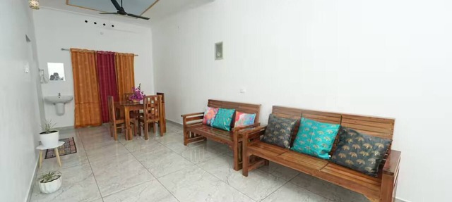 Air-conditioned Orchid 2 BHK beach Appartment in Thiruvananthapuram
