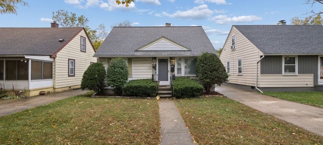 Airport Getaway -2BR near Detroit sports & events 20 min from Downtown A2 in Taylor