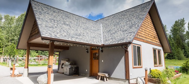 Aladar's Cabin is 2 Minutes Drive to Red Resort in Rossland
