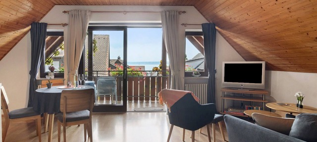 Apartment '2' with Lake View, Private Garden and Wi-Fi in Hagnau am Bodensee