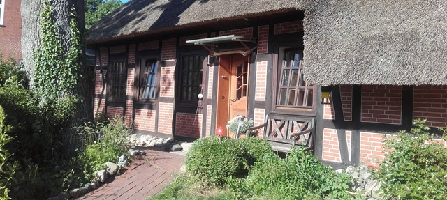 Apartment-under-thatch in KI