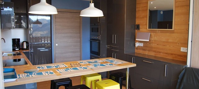 APT 4/6 PERS AT THE FOOT OF THE PISTES, RESIDENCE LES ETERLOUS WITH PRIVATE WIFI ACCESS in Les Belleville