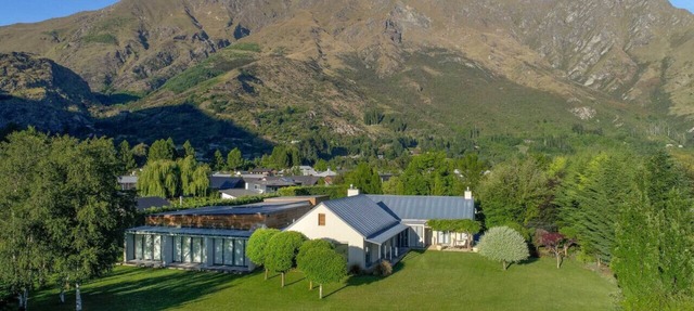 Art on Point | Peaceful & Spacious | Shotover Canyon in Queenstown