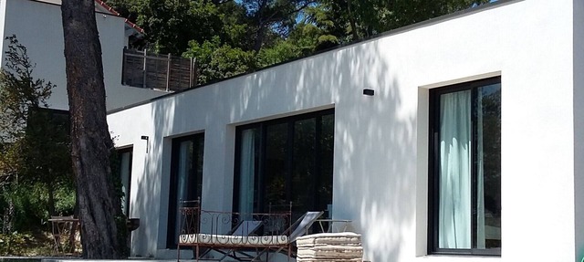 Avignon, FR (84000), contemporary villa on the heights of Avignon, Les Angles in Les Angles