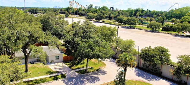 Awalk away from Busch Gardens and Adventure Island in Tampa