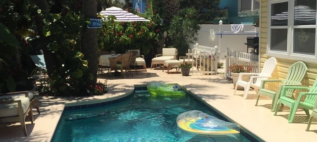 BAREFOOTIN' OCEANVIEW DUPLEX WITH HEATED POOL Unit B in Saint Augustine Beach