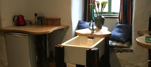 Basement Flat with underfloor heating in Compton Martin