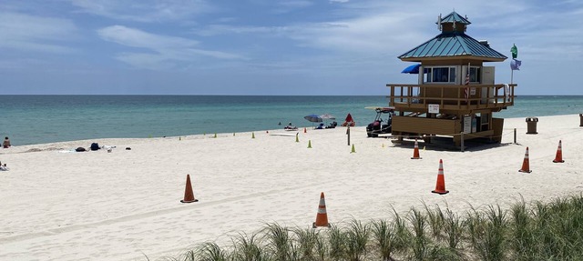 Beachfront condo in Miami! in Sunny Isles Beach