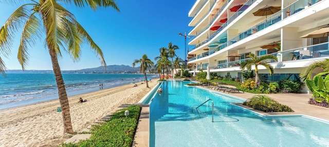 Beachfront Golden Zone Bucerías Penthouse Agua - All new top to bottom Reno! in Bucerias