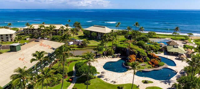 BEACHFRONT RESORT restaurants on site, Ocean & Pool Views! in Lihue