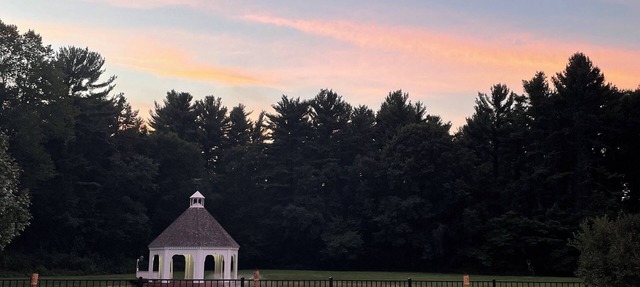 Blacksmith Lodge: Elegance & Charm on The Morris EstatenNiles, Michigan in Niles