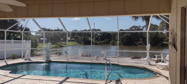 Book this home for a relaxing vacation in Rotonda West! in Rotonda West