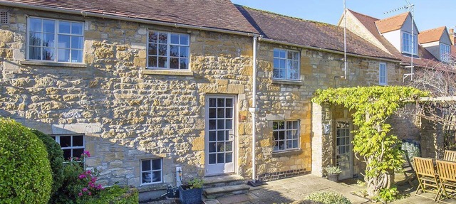 Box Cottage - sleeps 4 guests in 2 bedrooms in Broadway