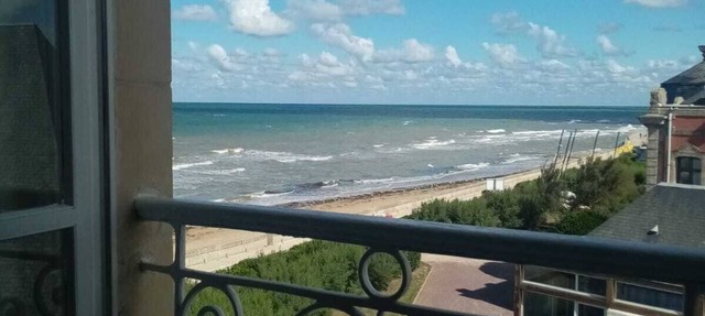 Breathtaking sea views, D-Day beaches at your feet, relaxation guaranteed! in Asnelles