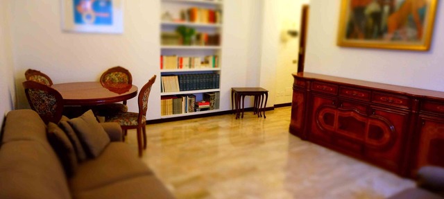 Bright 90 sqm apartment in the central area, a stone's throw from San Babila + WiFi in Milano
