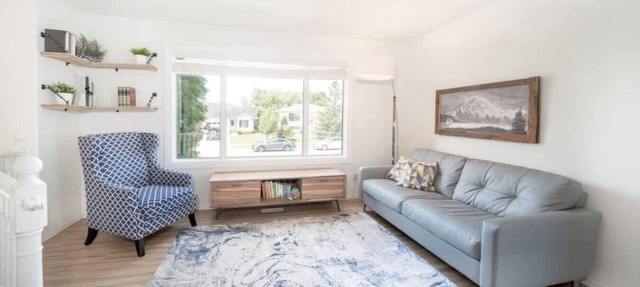 Bright & Convenient b/w 2 Parks in Steinbach