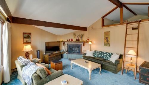 Bromley Mountain Escape w/2 Balconies: Hike & Ski in Peru