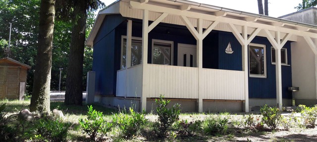 Bungalow "Müritzblau", 250 m to the Müritz & jetty, alternative form of payment possible in Röbel (Müritz)