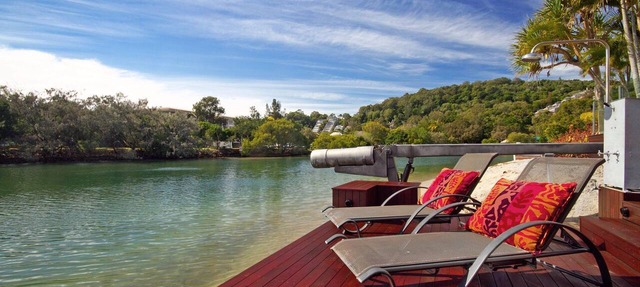 Canalfront Retreat - Private Jetty & Pool in Noosa Heads