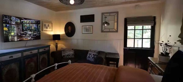 Carrington Cottage @ 420 Shiloh LGBTA Pet friendly Sanctuary with Soul in Palm Springs
