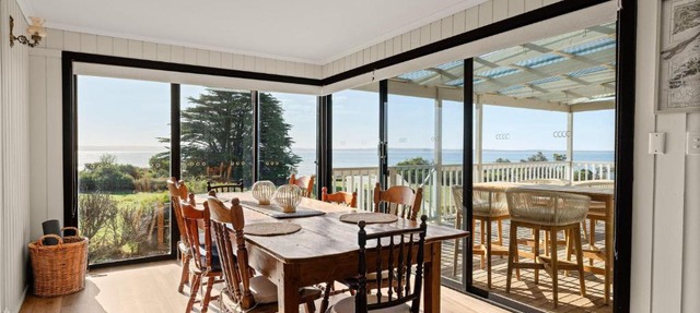 Casa Blanca Ventnor Beach in Ventnor