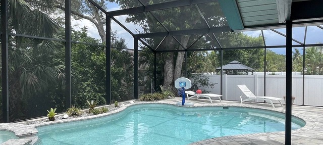 Casa Bonita - Tropical Paradise - House with Pool & Spa - 5 Mins from the Beach in Bonita Springs