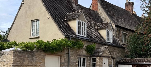 Charming Cotswold Stone 3 Bed Cottage in Centre of Witney with Free Parking in Witney