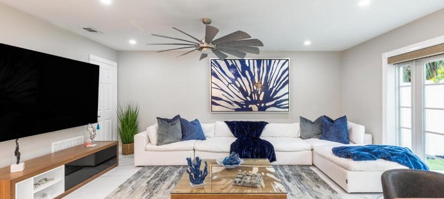 Charming Delray Beach Townhouse: 3BR/3BA & More! in Delray Beach