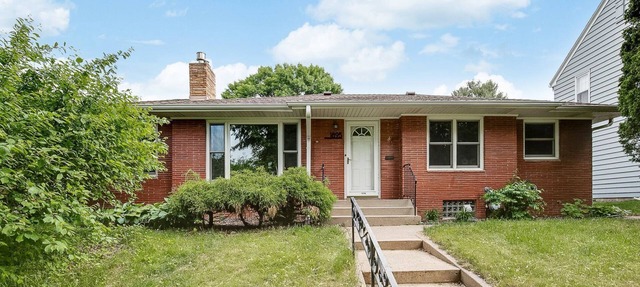 Charming Mid-Century Modern Eco-Friendly Home in Saint Paul