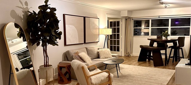 Close to Everything 2BR/2BA Beach Chic Condo in Miami Beach