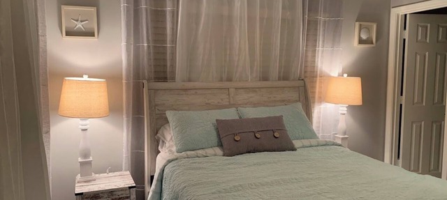 Coastal Retreat Near BEACH in Largo