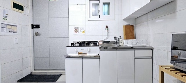 Comfy 2-bedroom house with highspeed internet WIF in delightful Seoul City in Seoul