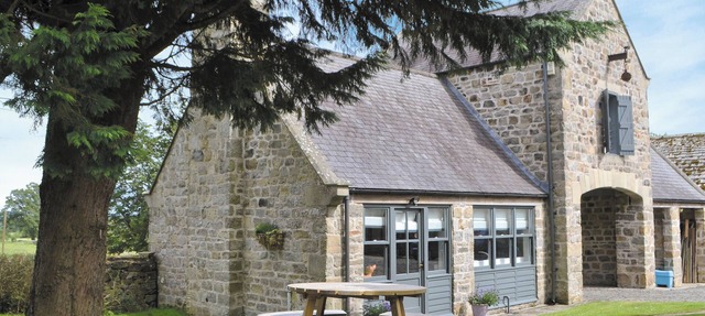 Cosy accommodation with wood burning stove in the grounds of Bitchfield Tower. in Belsay