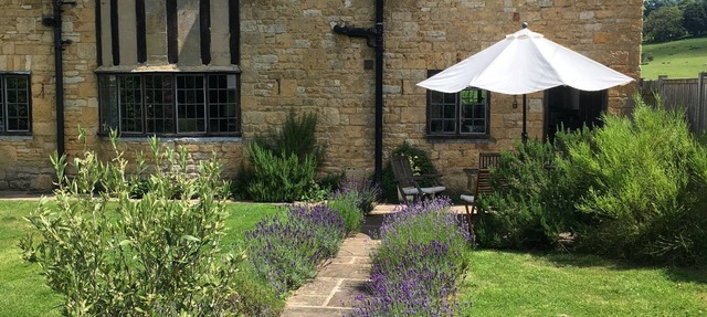 Cotswolds Thatch Cottage, located in Broadway, Cotswolds England. in Broadway