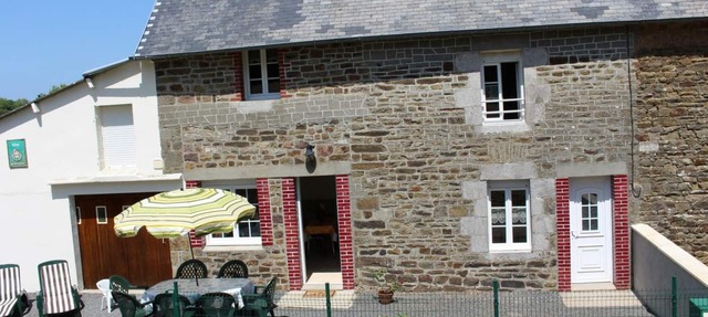 Country house with WIFI, pets allowed, private garden near Sourdeval-les-Bois in Sourdeval-les-Bois