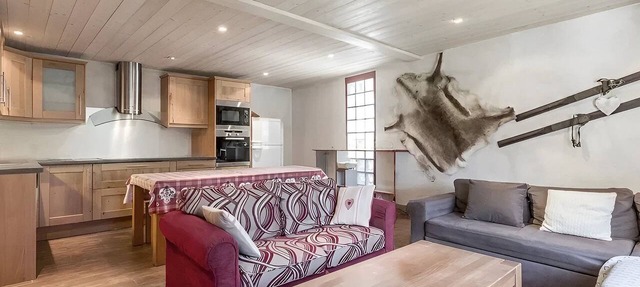 Cozy apartment near shops, central location, garage included, pets allowed in La Clusaz
