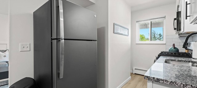 Cozy & Clean 2nd Floor Apt. - King Bed | Workspace in Mount Clemens
