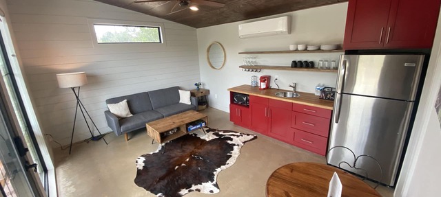 Cozy/Cute Tiny House close to wineries, wedding venues & outdoor fun in Dripping Springs