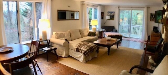 Cozy Home in Quiet & Convenient Area (1140) in Orleans