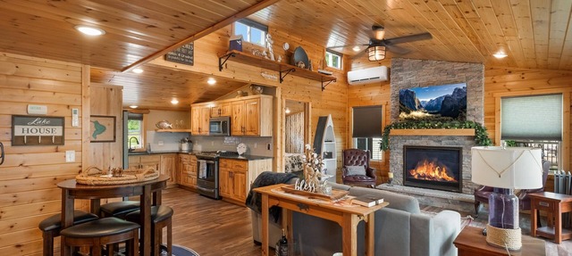 Cozy Lakefront Cabin with Modern Comforts & Scenic Views in Stacy