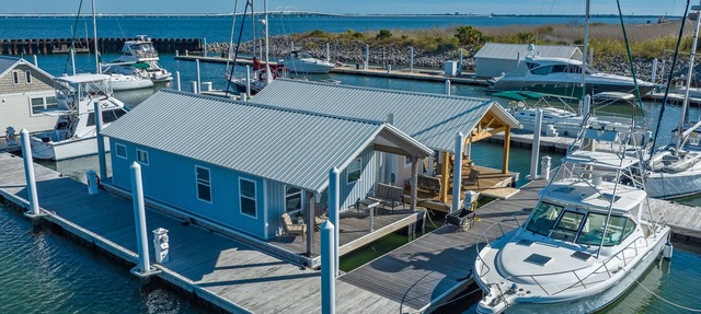 DECKED OUT - Tranquil! Immaculate! Unique! Downtown! Dock your boat! in Pensacola