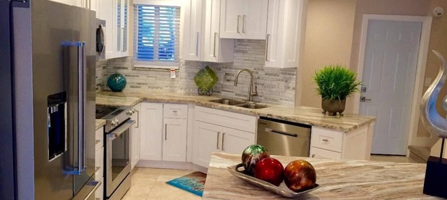 Deerfield Beach Townhouse- 2 Blocks to Deerfield Beach in Deerfield Beach