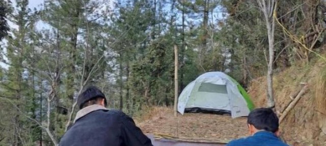 Delicate camp D in Kiar