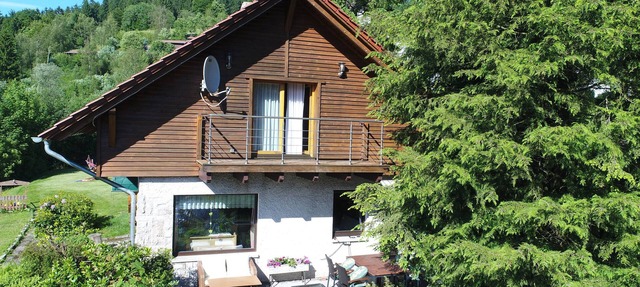 Detached vacation home with sauna and whirlpool for individual use in Thüringen