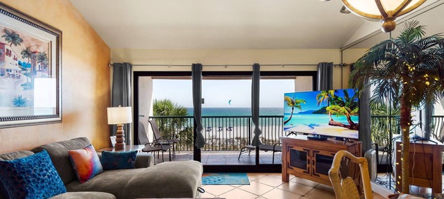 Direct gulf view, exceptional BEACH FRONT, quiet, small complex w/pool in Destin
