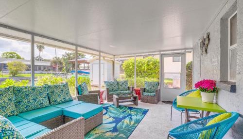 Dock, Kayaks & Bicycles: Crystal River Getaway! in Crystal River