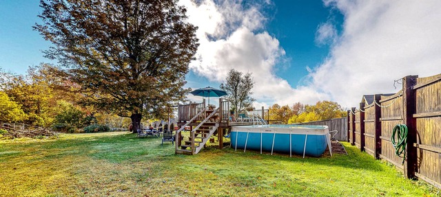 Dog-friendly farmhouse with private pool, courtyard patio, grill, & washer/dryer in Castleton